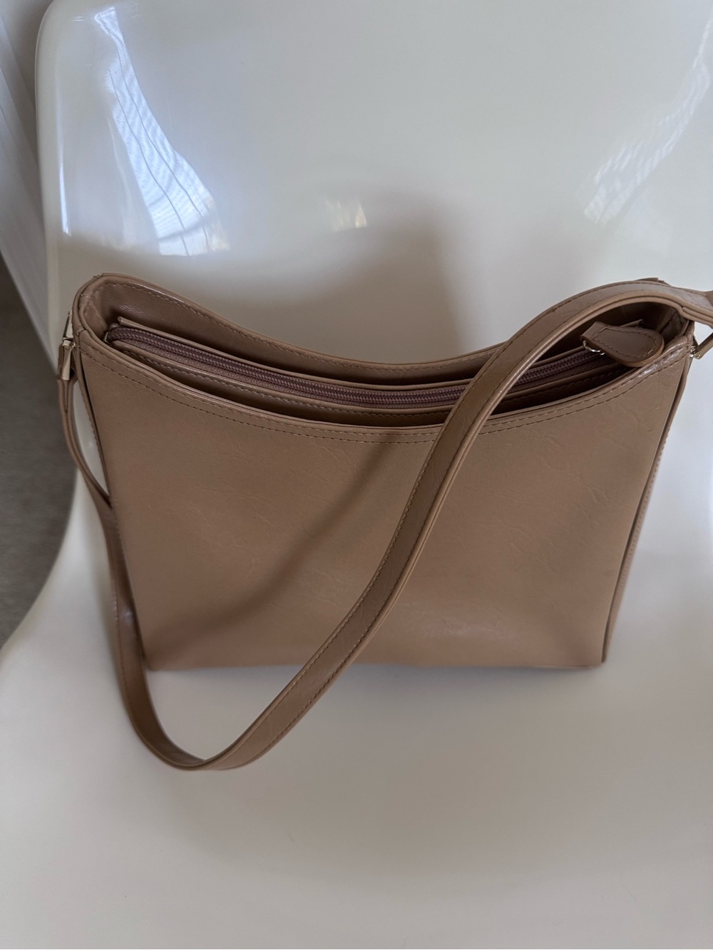 Liz Claiborne Taupe Shoulder Bag Y2K Minimalist Quiet Luxury Everyday Purse EUC - Picture 3 of 14
